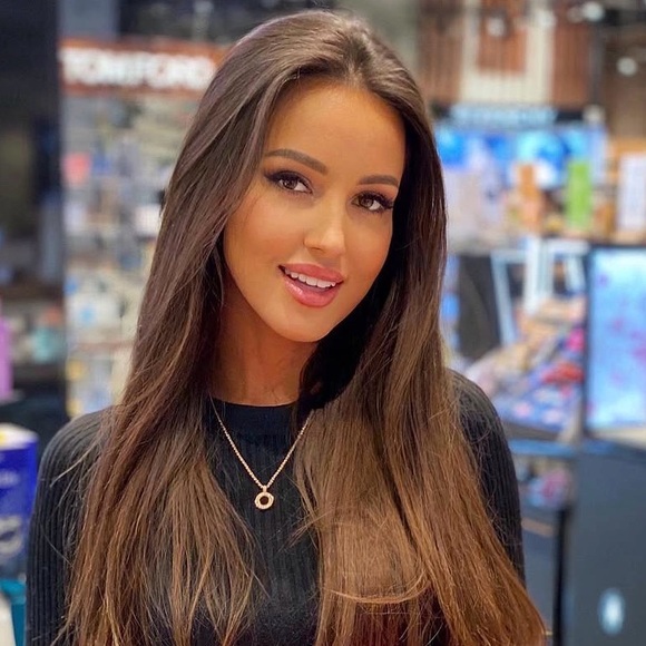 nadia2121
